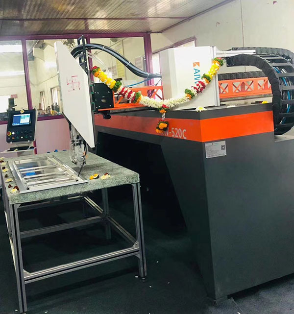KW- 720雙組份硅膠全自動點(diǎn)膠機(jī)